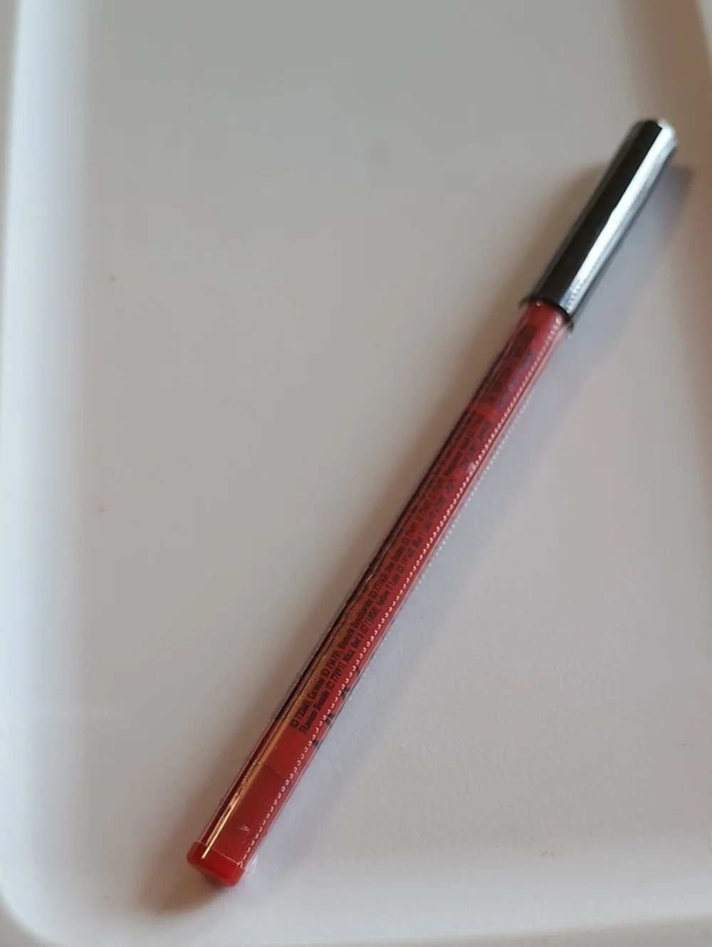 NYX Slide On Glide On Lip Liner Lip Pencil, Red Tape